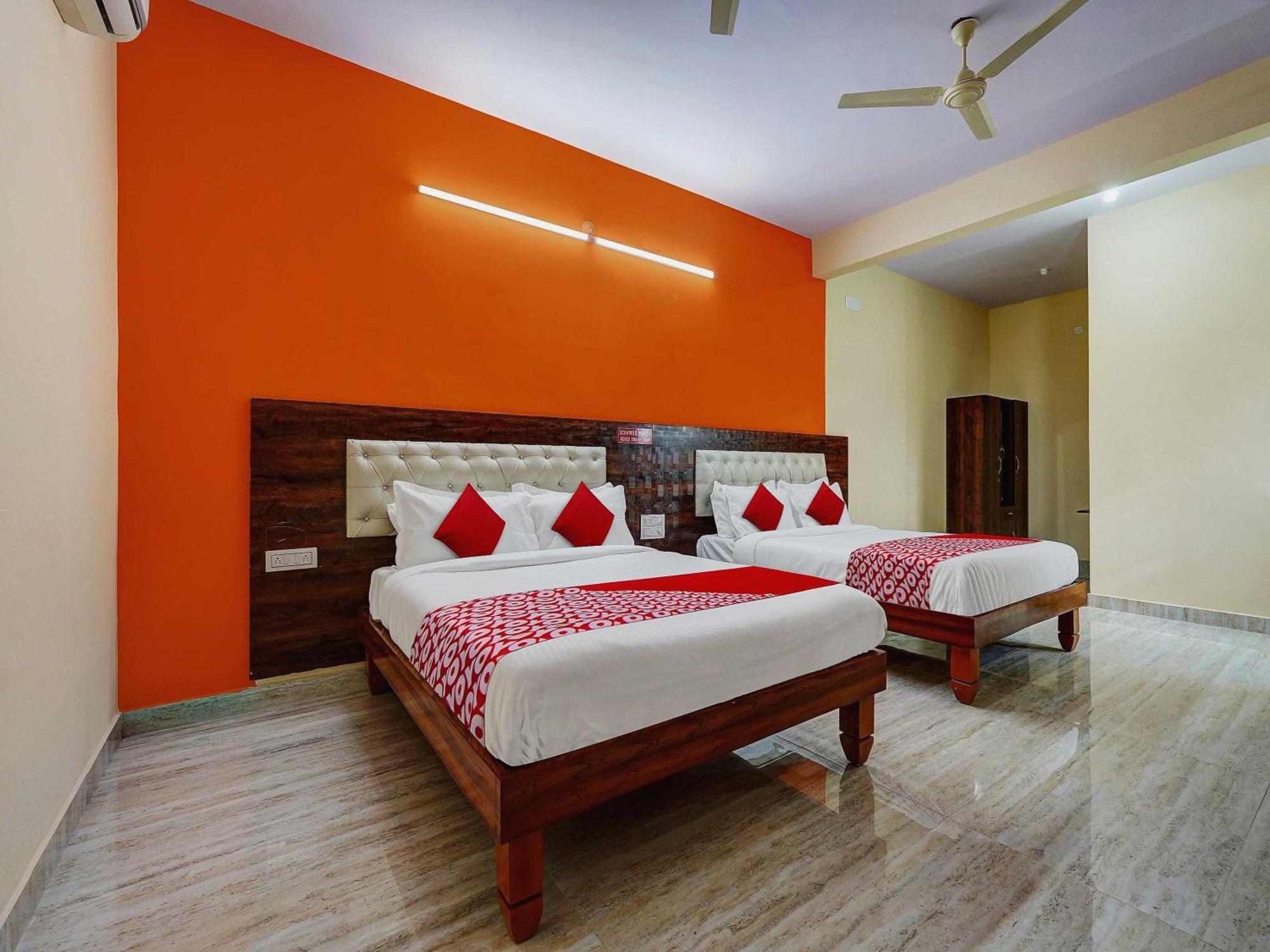 Oyo Flagship Shri Sai Palace Kumbalgod Buitenkant foto