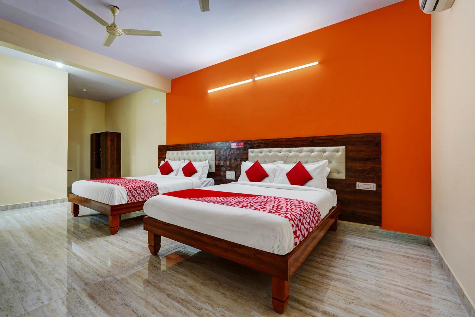 Oyo Flagship Shri Sai Palace Kumbalgod Buitenkant foto